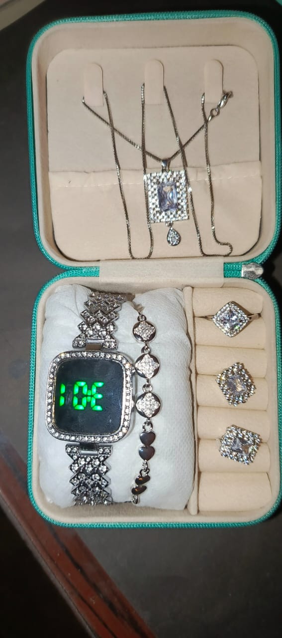 Luxury Rose Gold Crystal Watch (Customized)